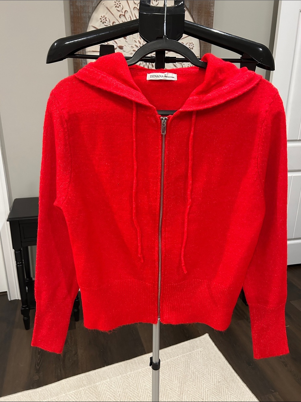 Zenana Outfitters NWOT Red Zip-Front Hoodie /Great everyday fit Size Medium